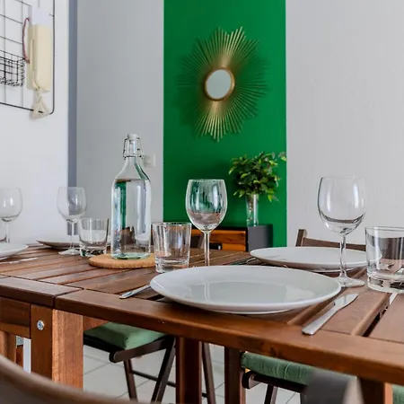 L'ecrin D'emeraude - Parking -airport 15min Apartment