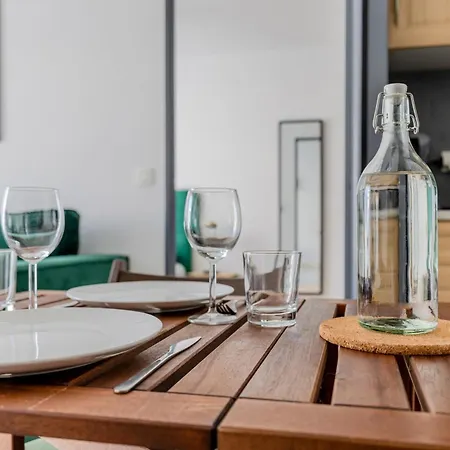 L'ecrin D'emeraude - Parking -airport 15min Apartment